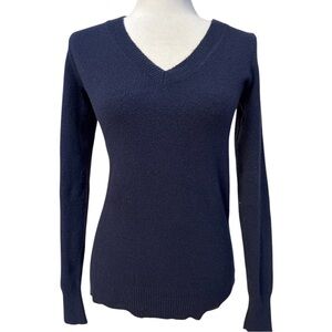 Gap Women's Navy V-Neck Sweater Size XS!